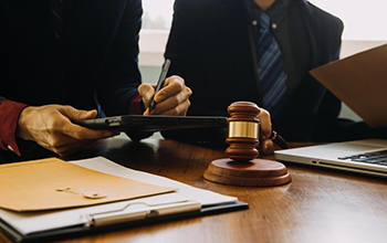 Contracts-&-Legal-Support